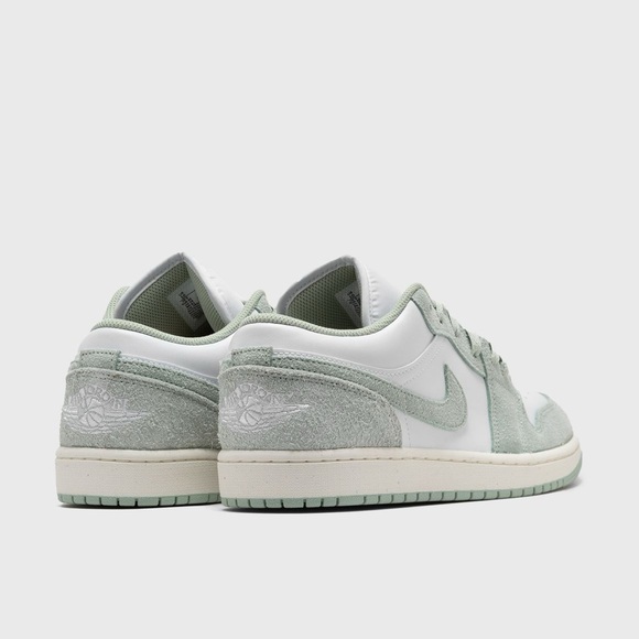 NIB Men’s Sz 10 (Euro Sz 44) Air Jordan 1 Low SE Sneakers In White/Sea-foam Sail - Picture 4 of 16